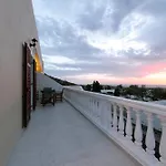 Villa Kaminia Homes *