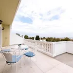 Kaminia Homes Villa *