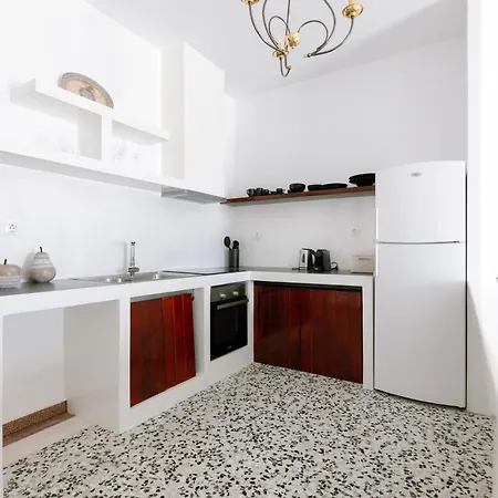 Kaminia Homes * Exo Gonia