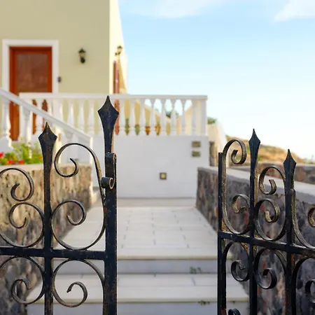 Kaminia Homes * Éxo Goniá