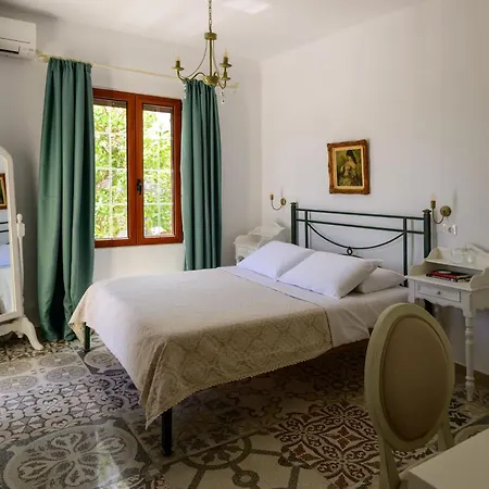 Kaminia Homes * Éxo Goniá