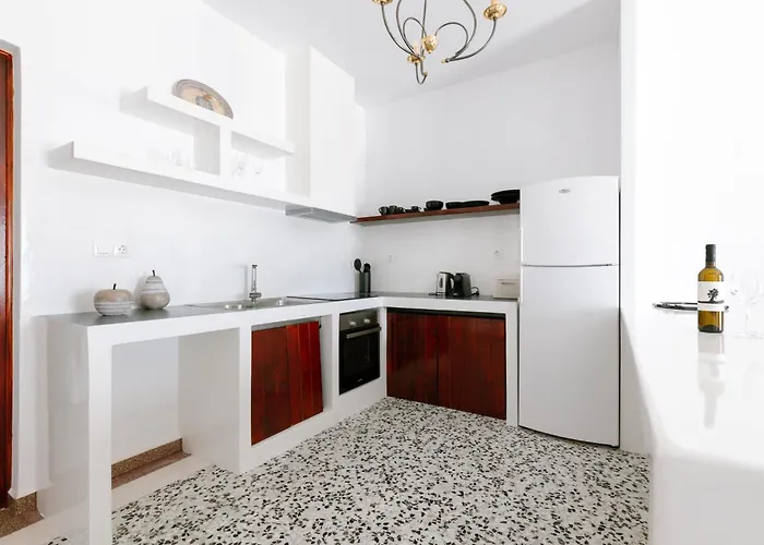 Kaminia Homes * Exo Gonia