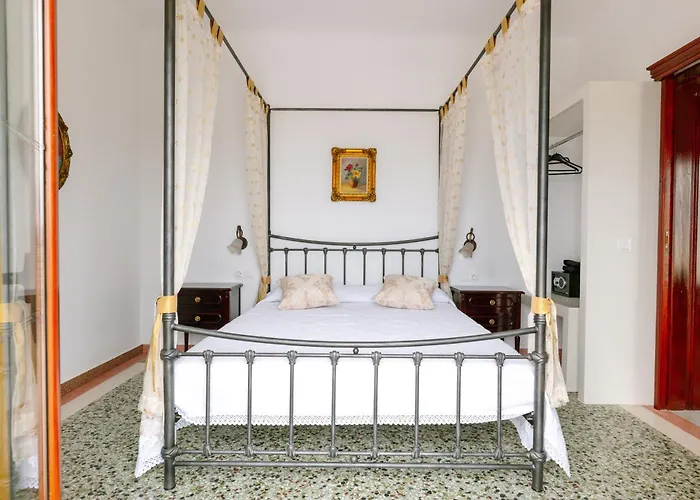 Kaminia Homes * Exo Gonia